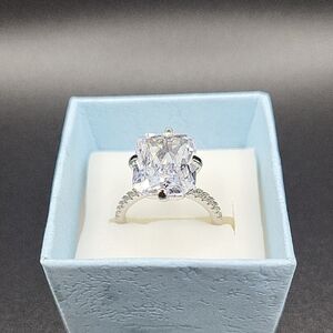 Elegant Silver Women's Ring